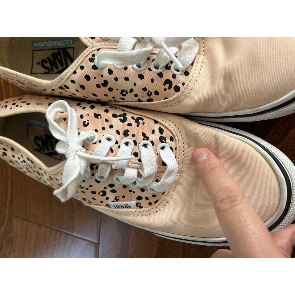 RARE Vans X Leila Hurst‎ Tiny Animal Low Top Sneakers Men 8 Women's 9.5 Peach